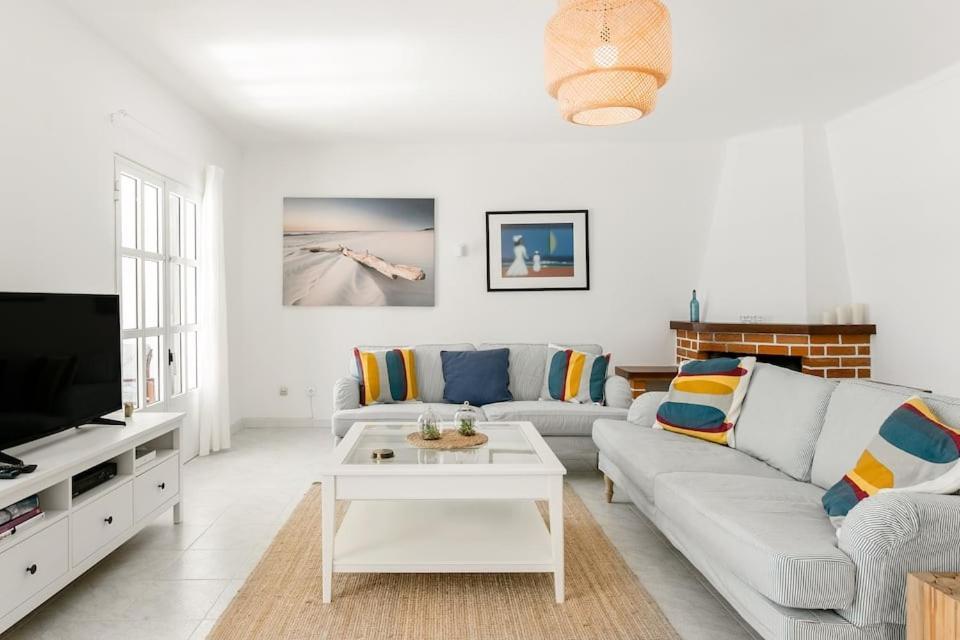 Beachfront Villa With Private Pool In Manta Rota Vila Nova de Cacela Exterior photo